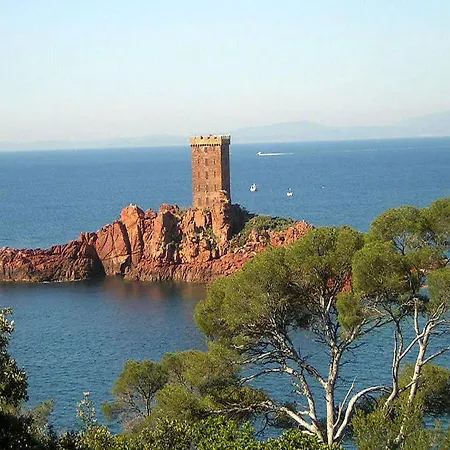 Luxurious Holiday Home In Saint Rapha L With Jacuzzi Holiday home Saint-Raphael (Var)