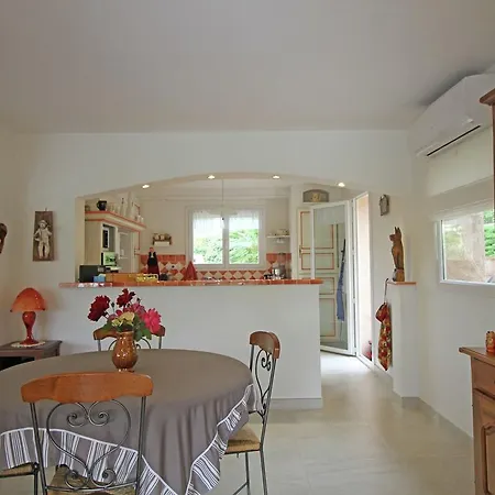 Holiday home Luxurious Holiday Home In Saint Rapha L With Jacuzzi Saint-Raphael (Var)