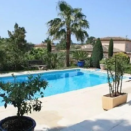 Holiday home Luxurious Holiday Home In Saint Rapha L With Jacuzzi